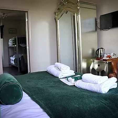 Inn Gateway At
